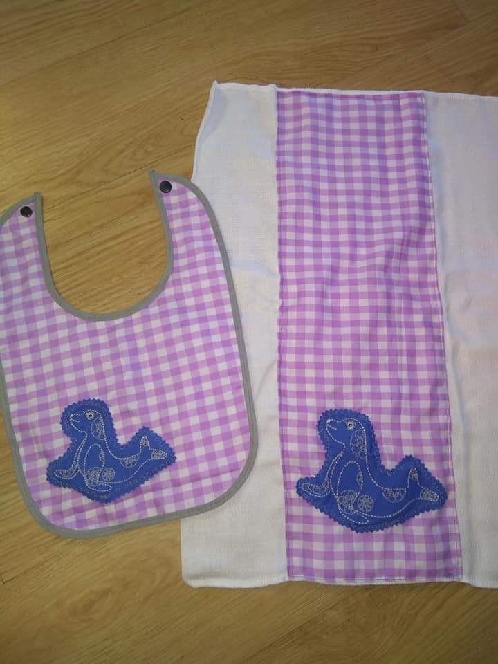 Bib & Burp cloth set