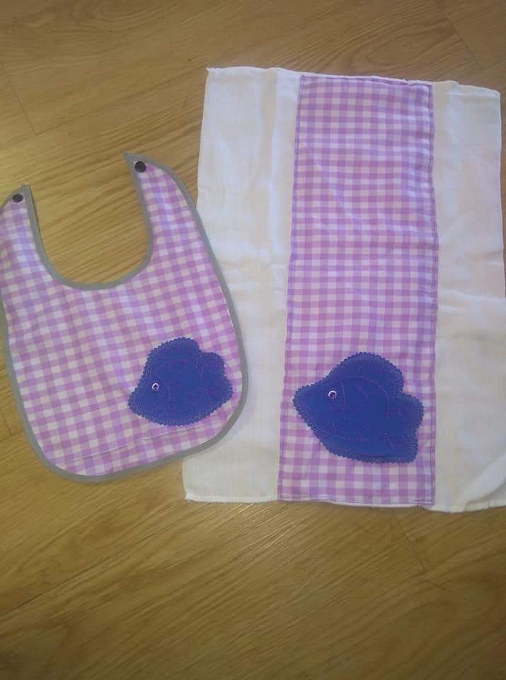 Bib & Burp cloth set