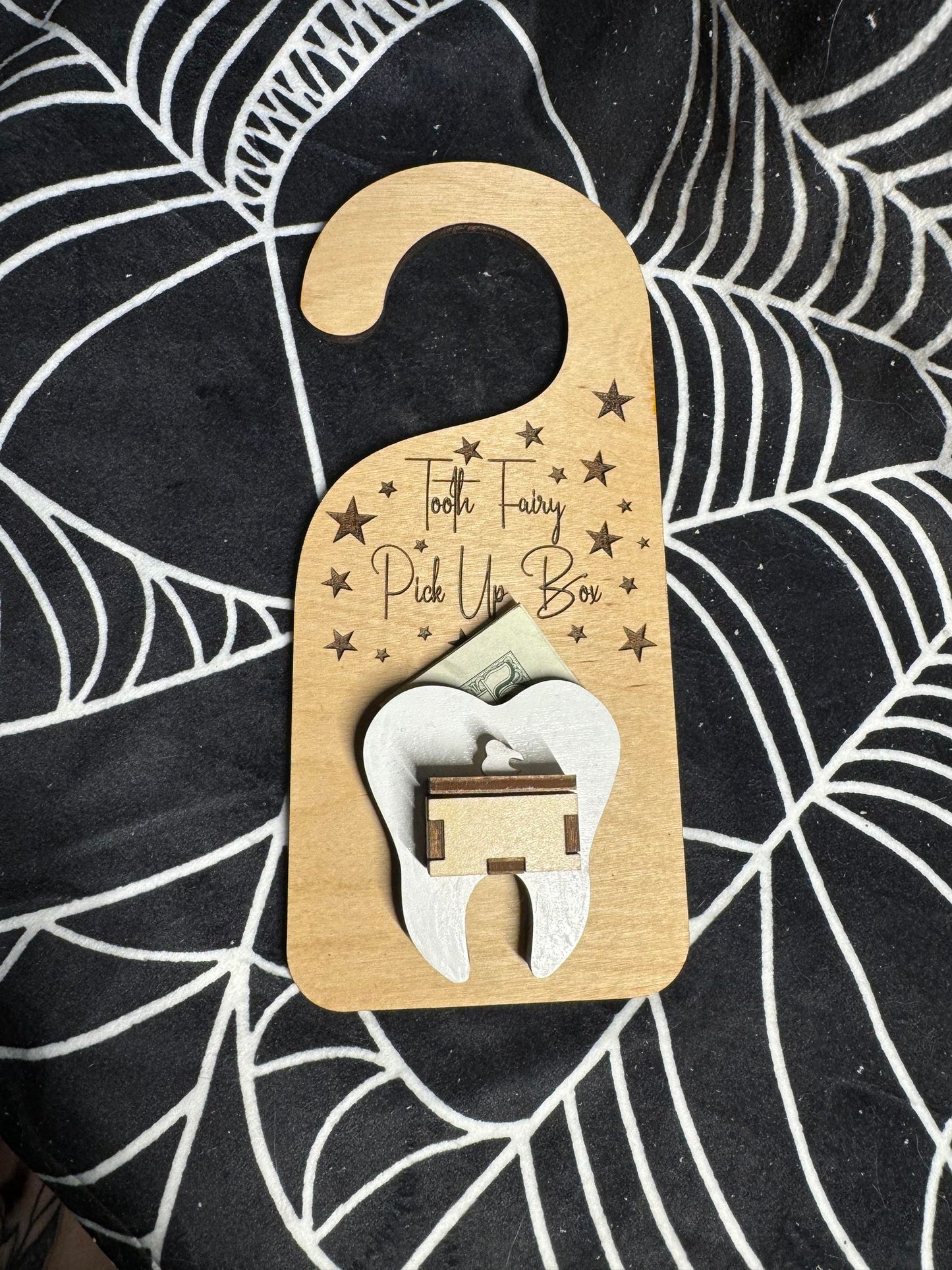 Wooden Door Hanger- Tooth Fairy